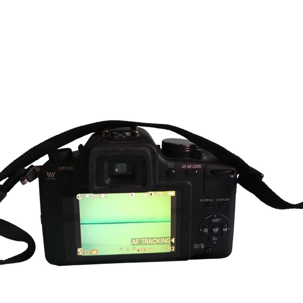 Panasonic‎ G10 Mirrorless Camera 12.1MP with 14-42mm Lens Charger 16GB SD Card